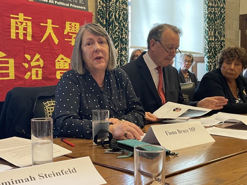 英国国会议员、首相国际宗教自由特使布鲁斯(Fiona Bruce)引用圣经中的"真理必叫你们得以自由"(the truth will set you free),赞扬中国公民记者张展和当年天安门广场上的学生一样, 都是为了真理而战,不应被世人忘记。(文在山摄)